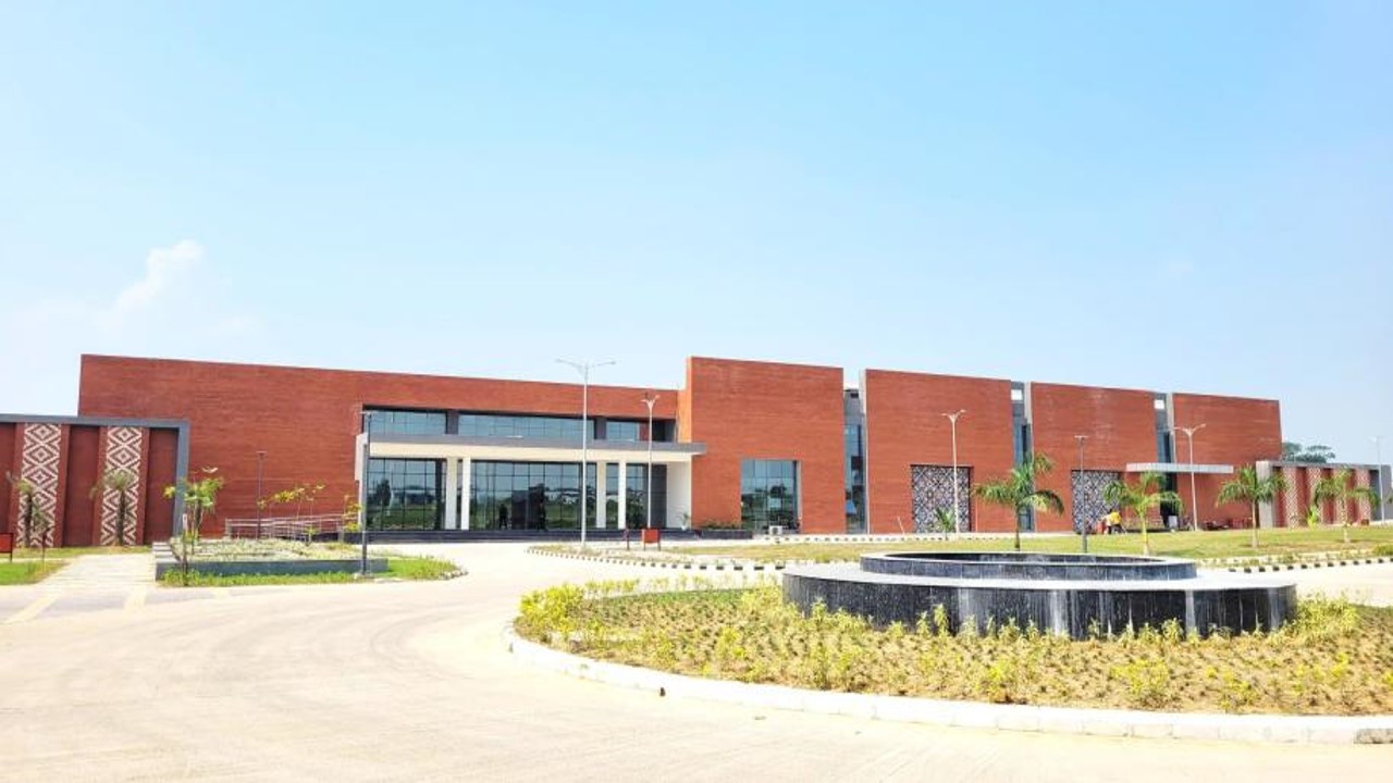 IIM Sambalpur auditorium building
